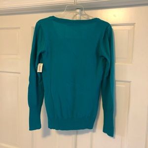 Aeropostale Sweaters - Aeropostale V-Neck Summer Sweater Aeropostale Sweaters - Aeropostale V-Neck Summer Sweater